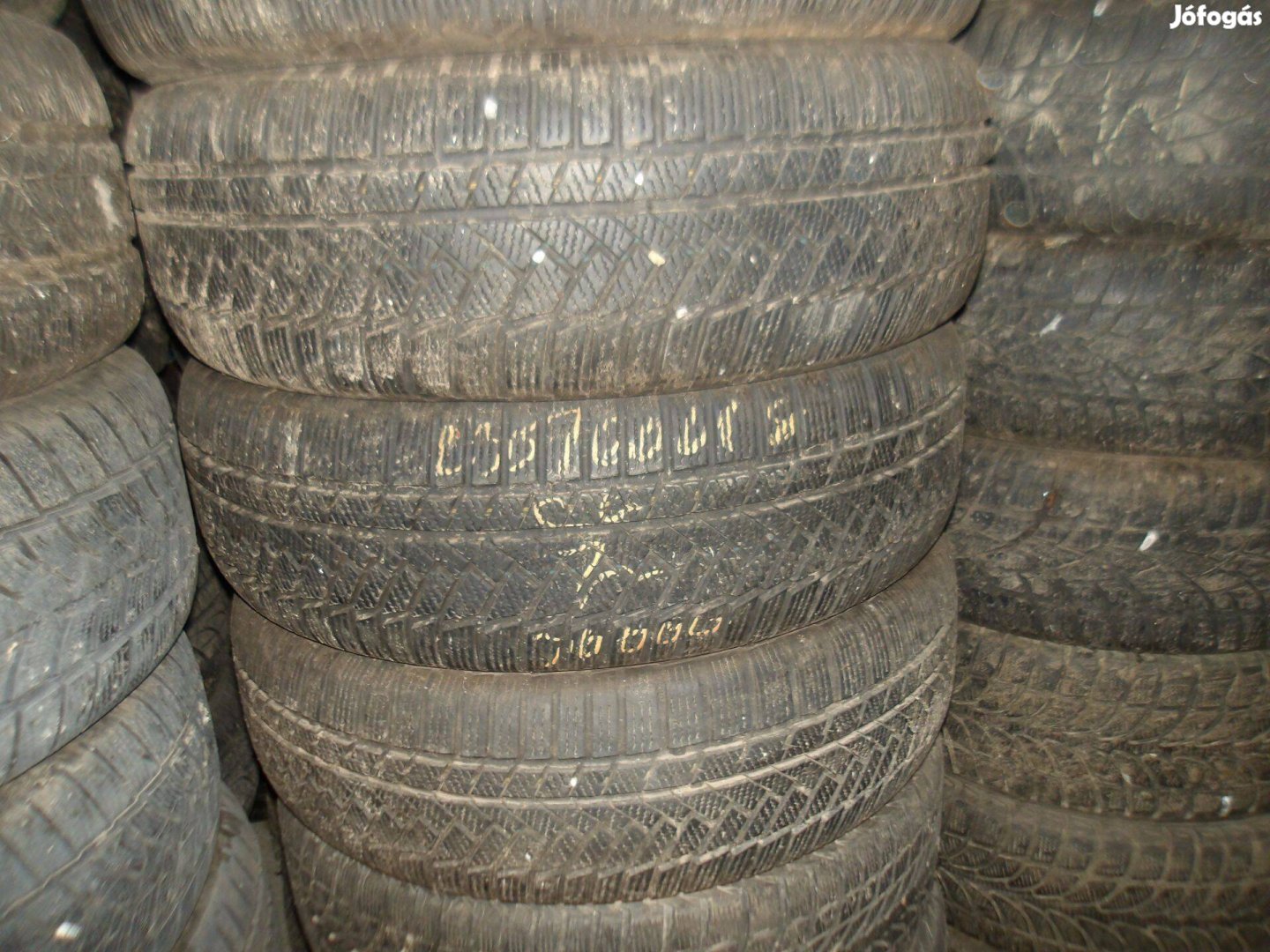 235/60r18 Continental téli gumik ajándék szerelésssel