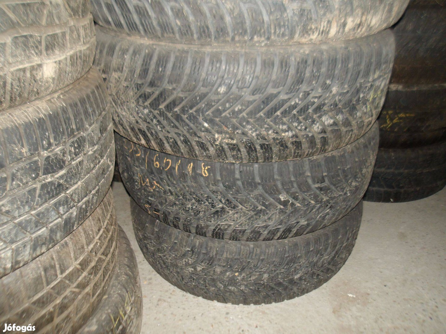 235/60r18 Nokian téli gumik ajándék szereléssel