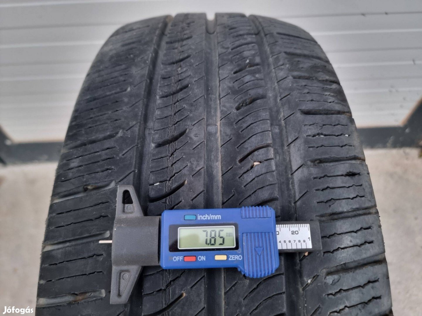 235/65R16C Pirelli 4 évszakos gumi 2db nagyon jó állapotban eladó!