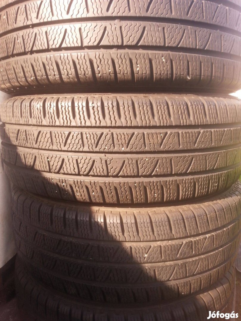 235/65R16C Pirelli kisteher téli gumi