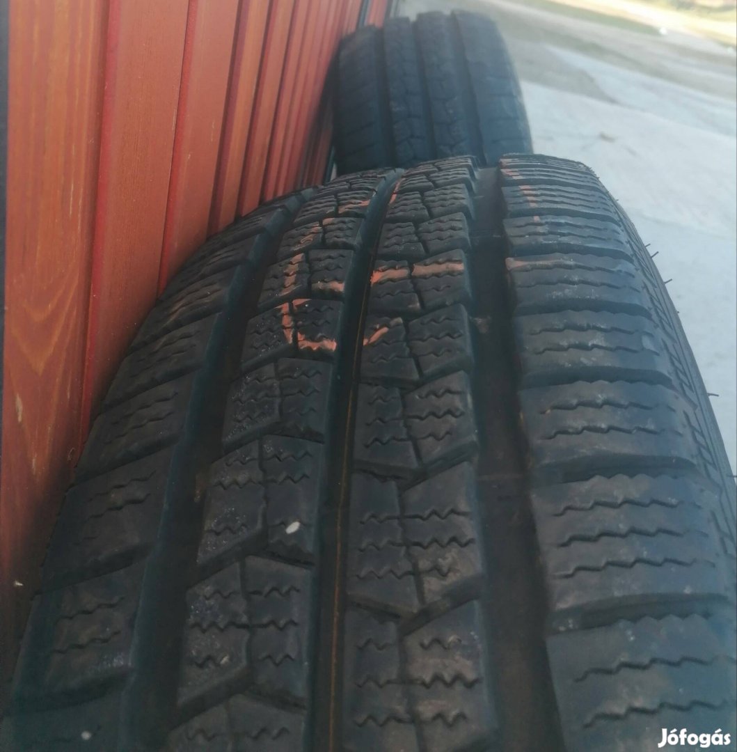 235/65R16C Téligumi 