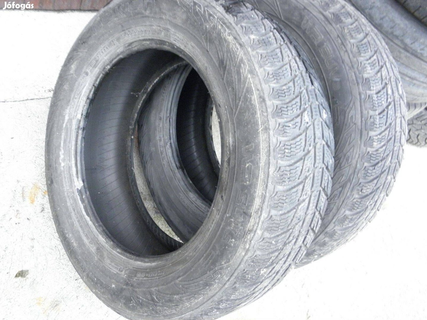 235/65R17 2db Nokian téligumi