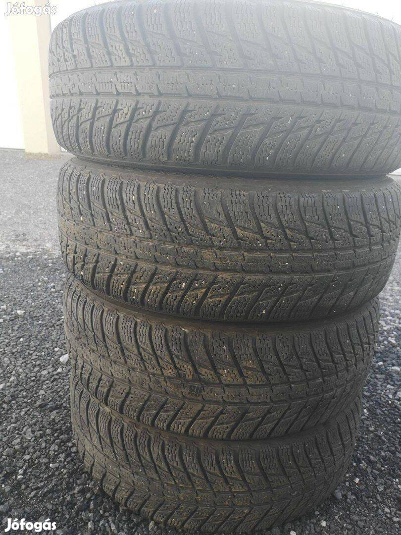 235/65R17 Nokian téligumik eladók