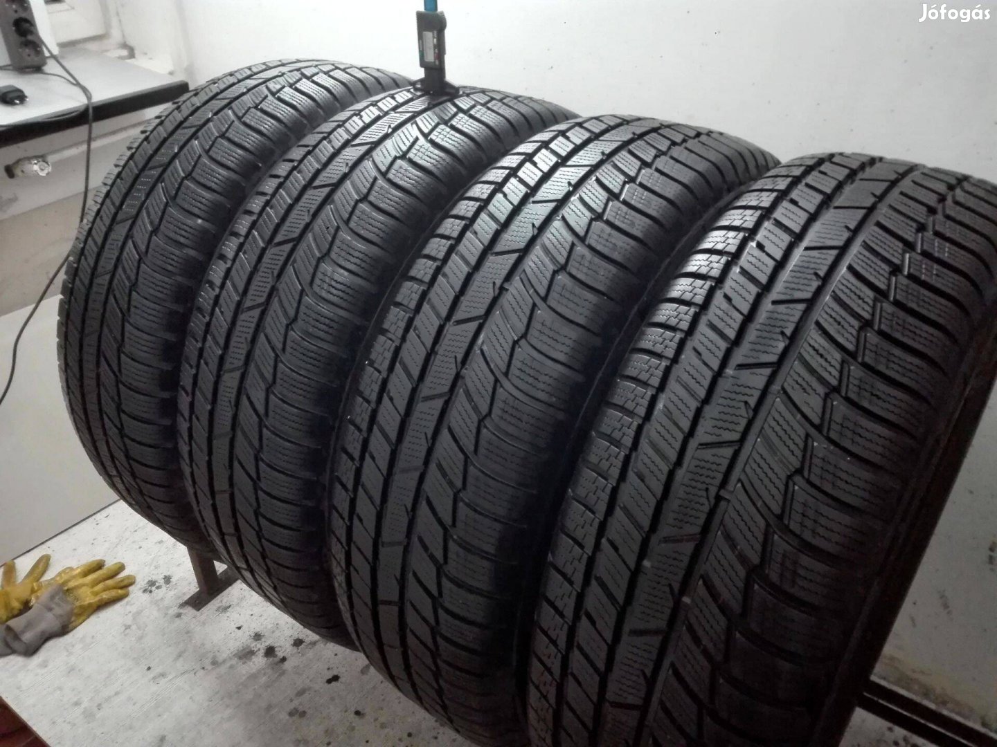235/65R17 Toyo téli gumi garnitúra 235/65 r17