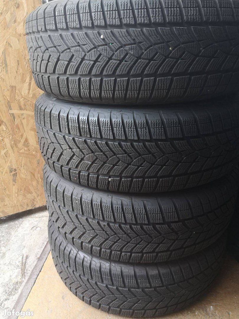 235/65R17 újszerű Goodyear téligumik