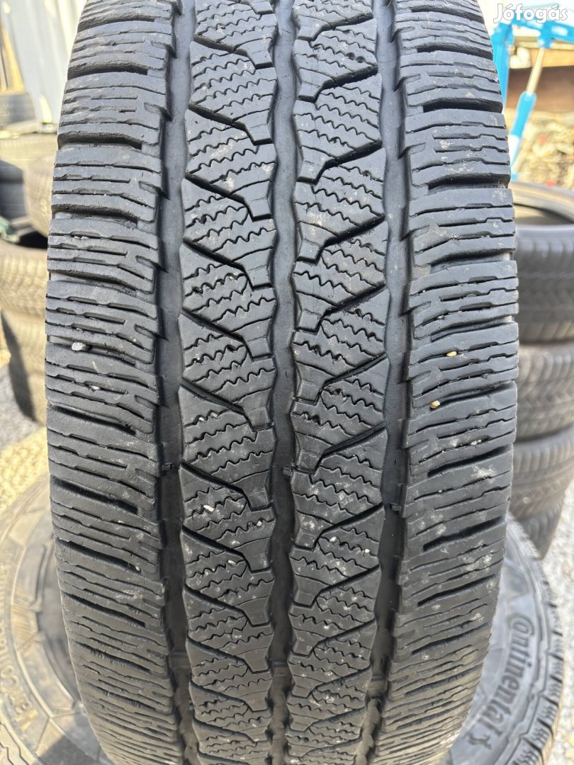 235/65 R16 C