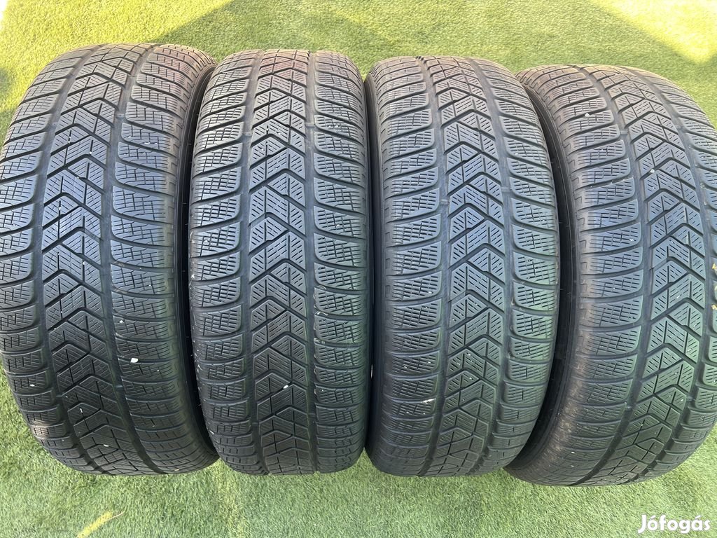 235/65 R18 Pirelli Scorpion téli gumi 5mm