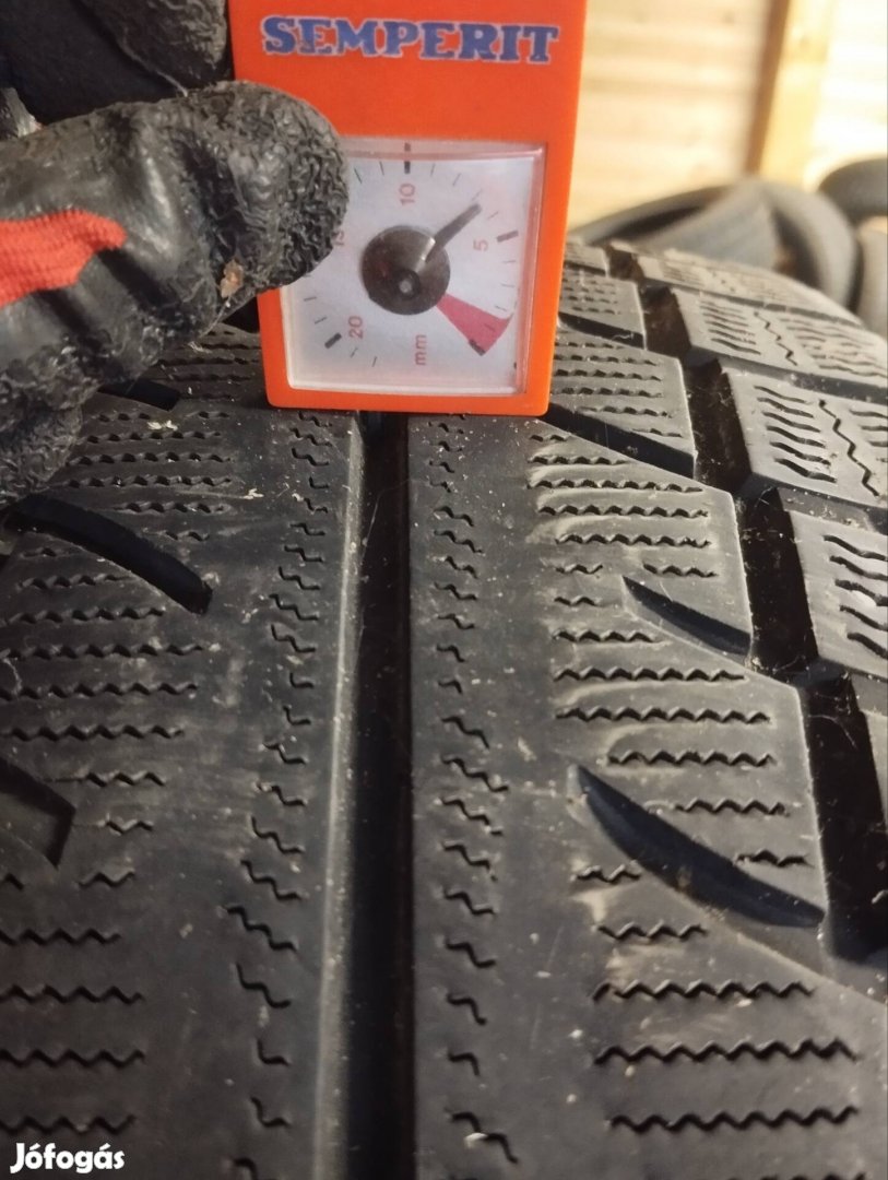 235/65 r16c Austone téli gumi Németországból 6.5 mm-es.