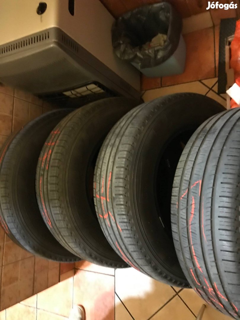 235/65 r17 Pirelli gumi