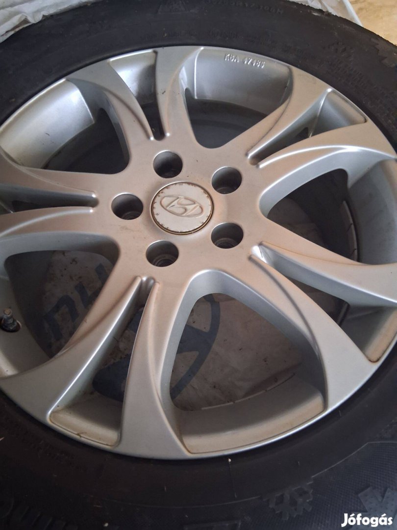 235 65 r17 téli gumi ,hyundai alu 180.000ft