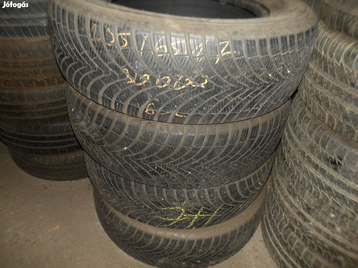 235/65r17 Nexen négyévszakos gumi ajándék szereléssel