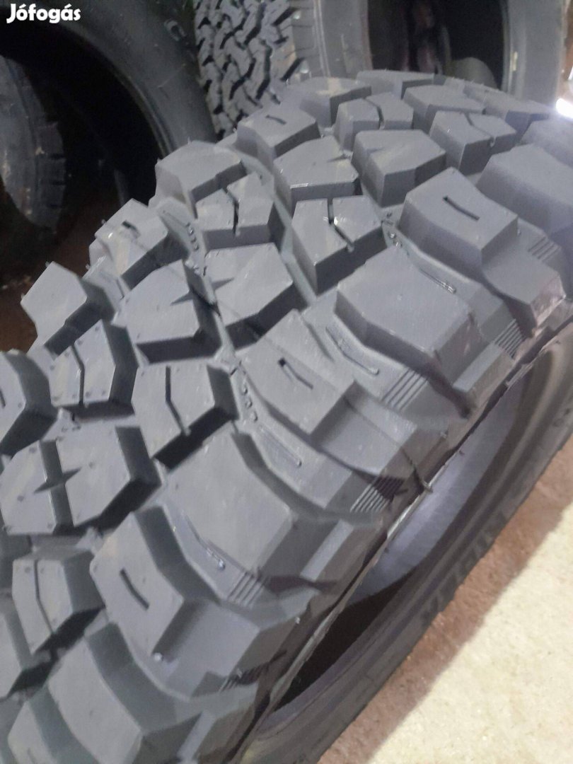 235/70R16 BF-G Dakar mintás terepgumi