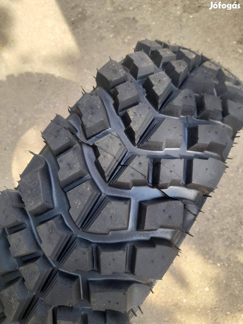 235/70R16 Cobra mintás terepgumi