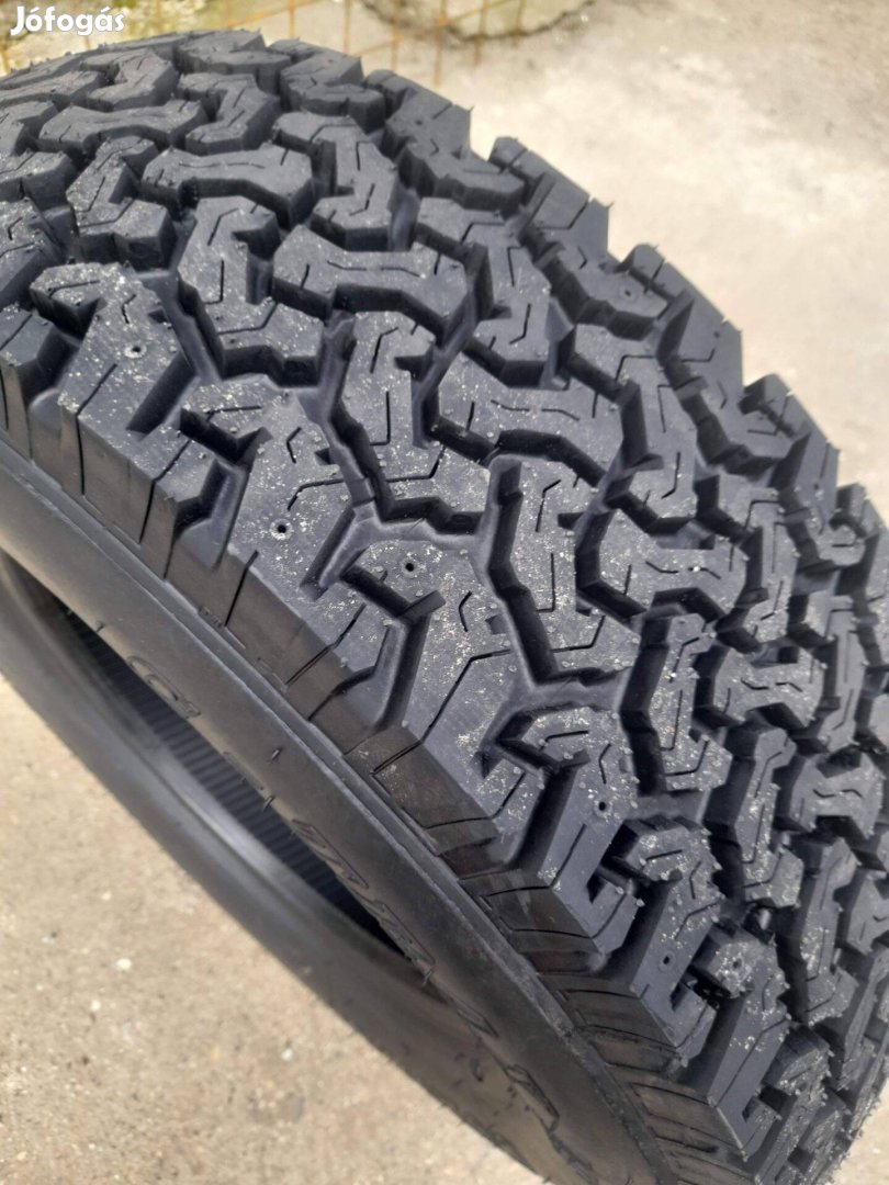 235/70R16 Kukac mintás terepgumi