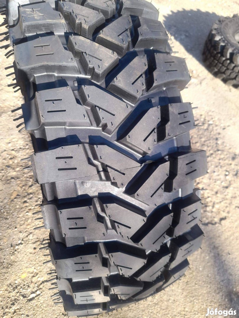 235/70R16 Raptor mintás terepgumi