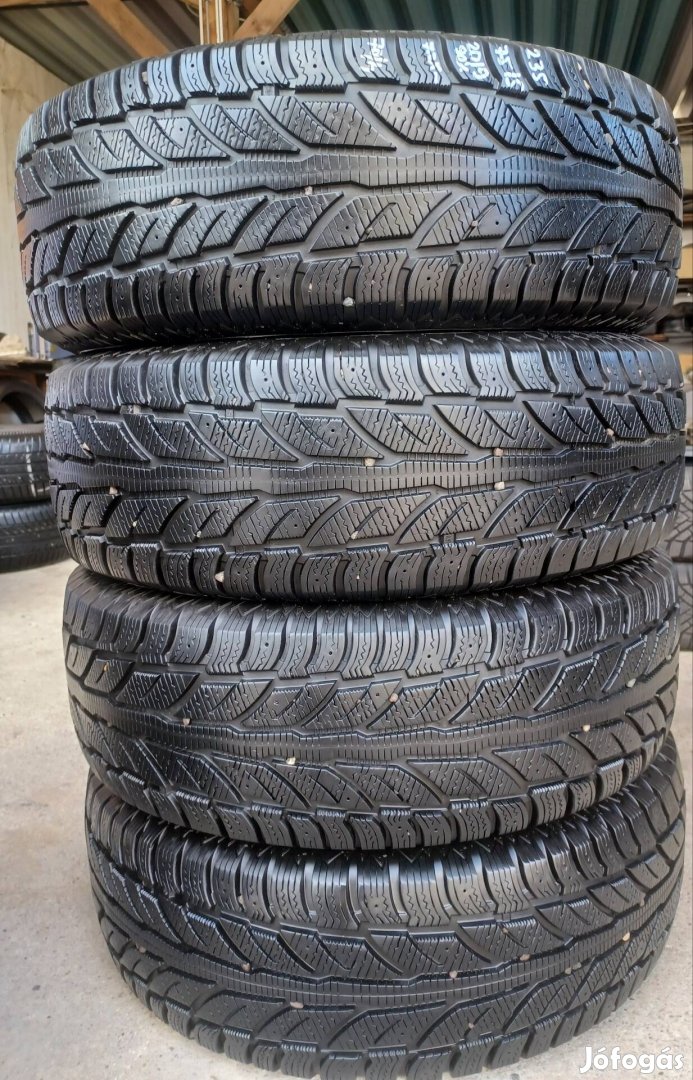 235/70r15 235/70 r15 téli 4db 