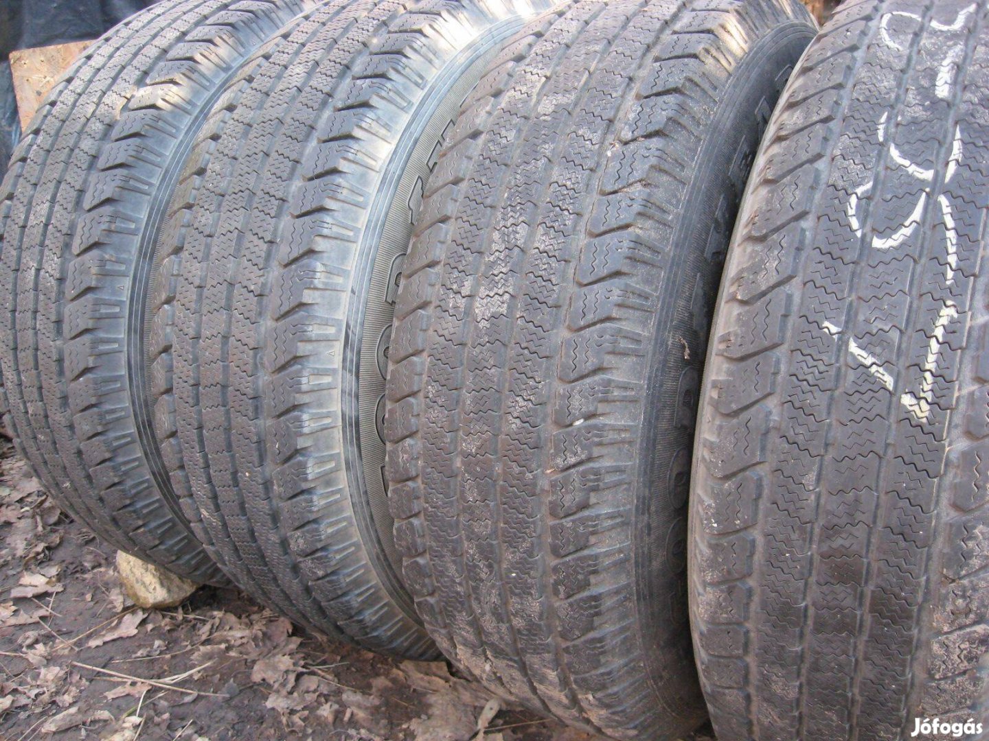 235/75R15 Goodyear terepjáró gumi 235/75 R15