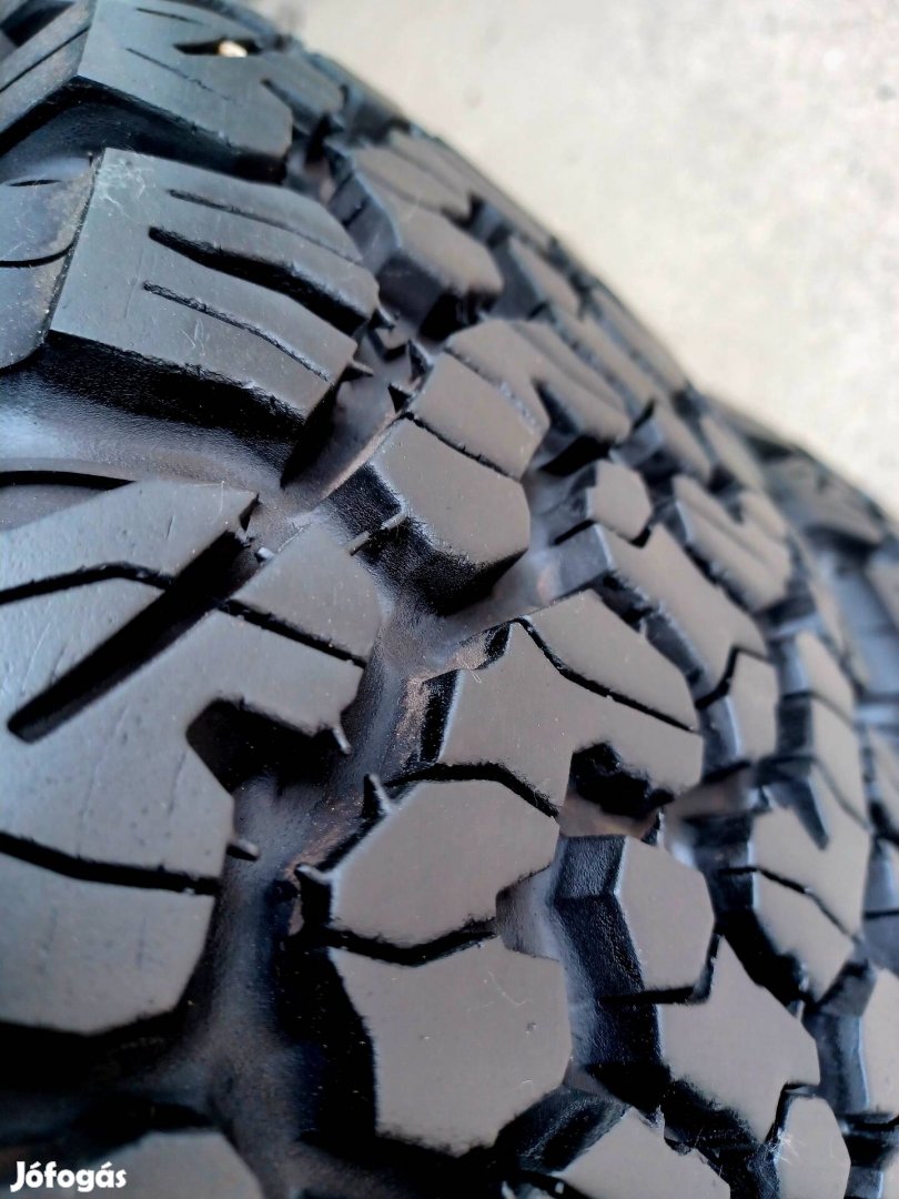 235/75r15 Bfgoodrich AT Ko? 4db 