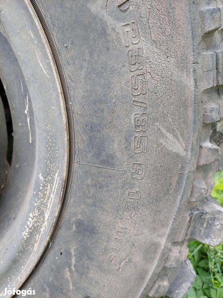 235/85 R16 Land Rover Defender felni gumik