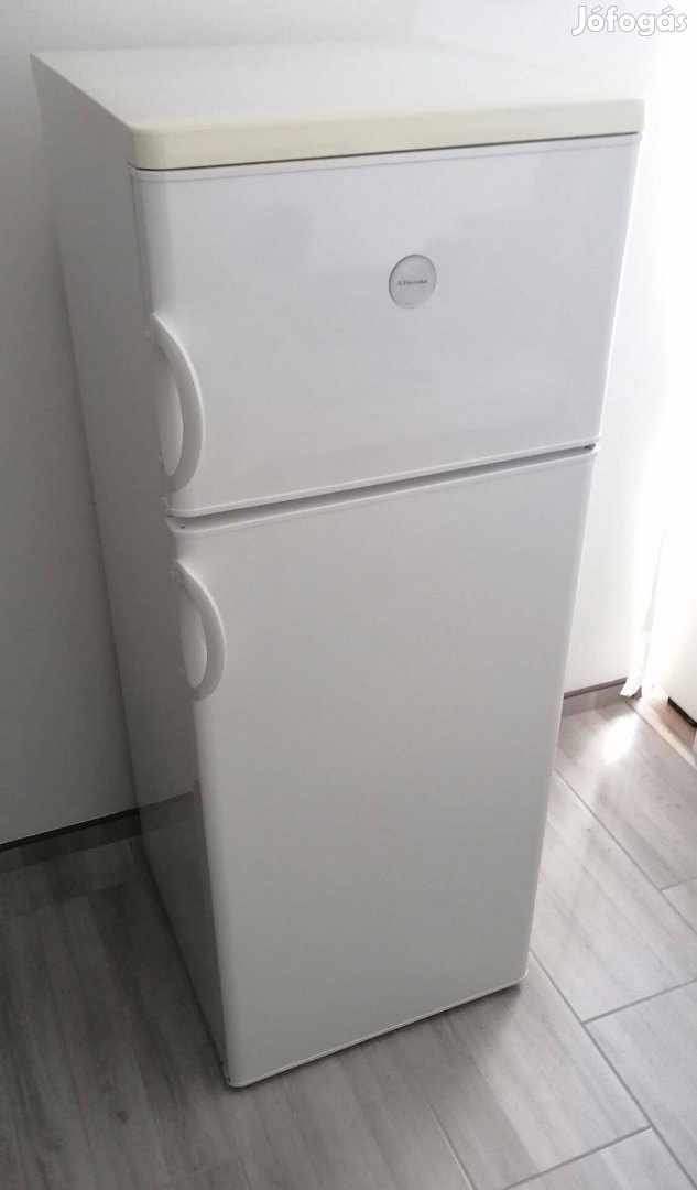 235 literes Electrolux felülfagyasztós hűtő, hűtőszekrény szép,újszerű
