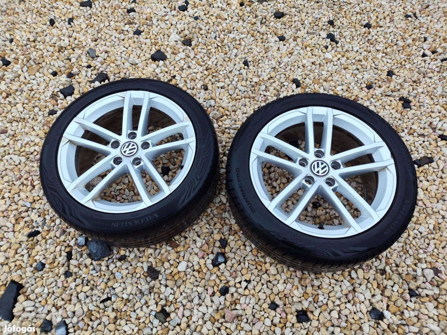 23 Vredestein Quatrac Pro 225 45 R17 2 db alufelnivel gyári vw gtd gol