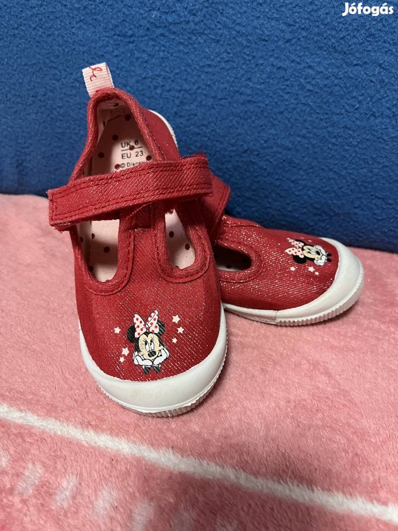 23-as kislány cipő Minnie-s