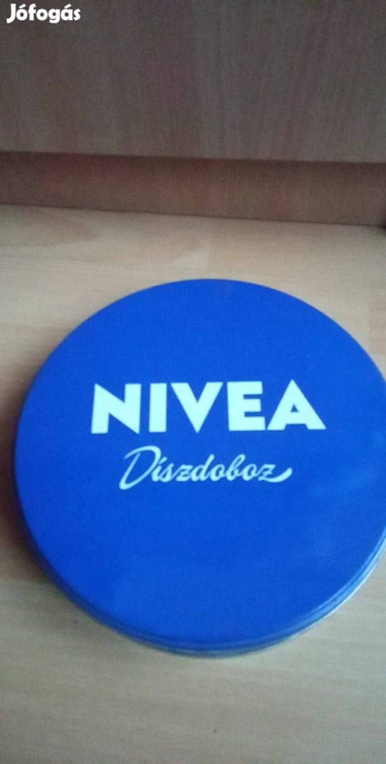 23 cm átm Nivea fém doboz 500 Ft
