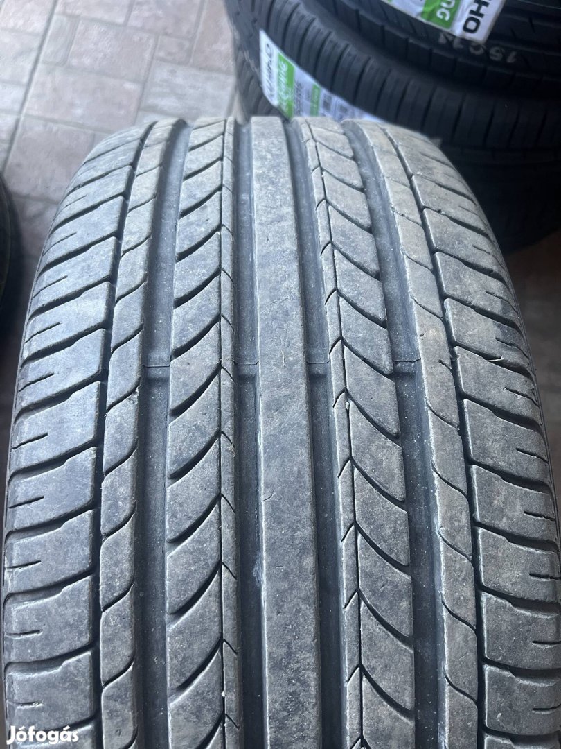 245/35R19"-s nyárigumi