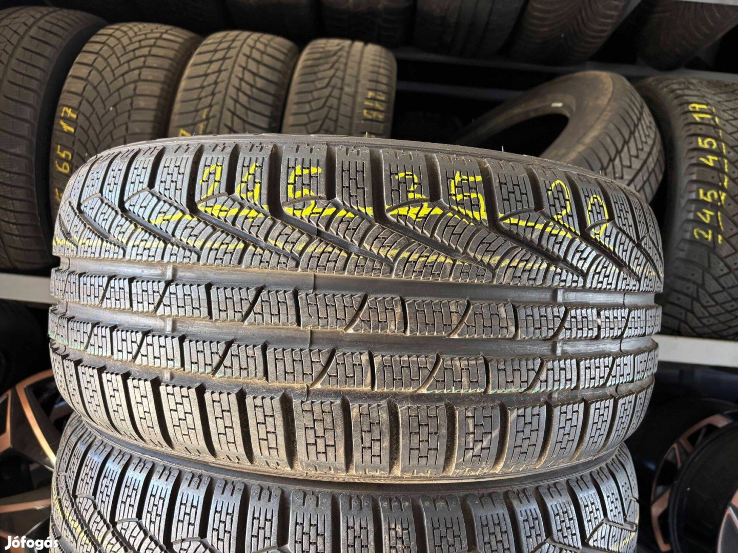 245/35 r20 Pirelli 2020 7mm téligumi 2db eladó 245/35r20