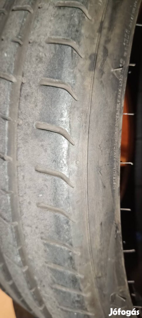 245/35r20 és 