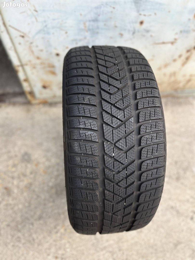 245/40R18 Pirelli téli 4db újszerű 245/40 R18