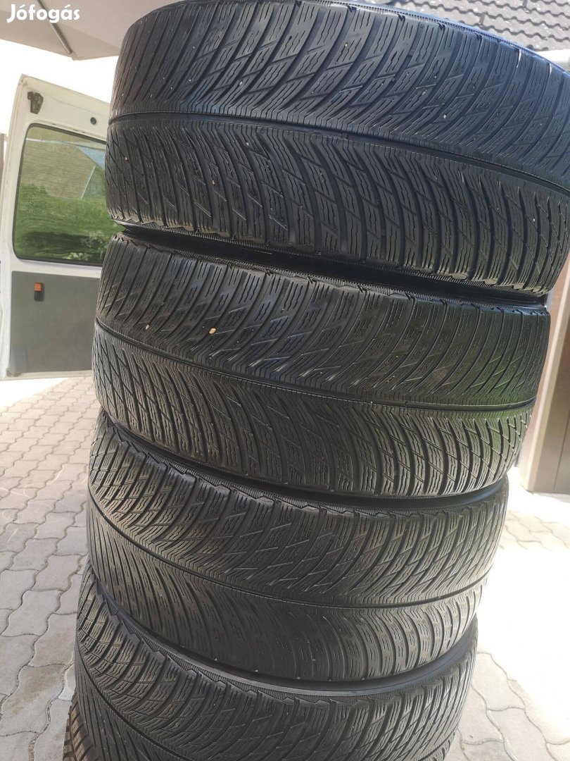 245/40R19 Michelin téligumik