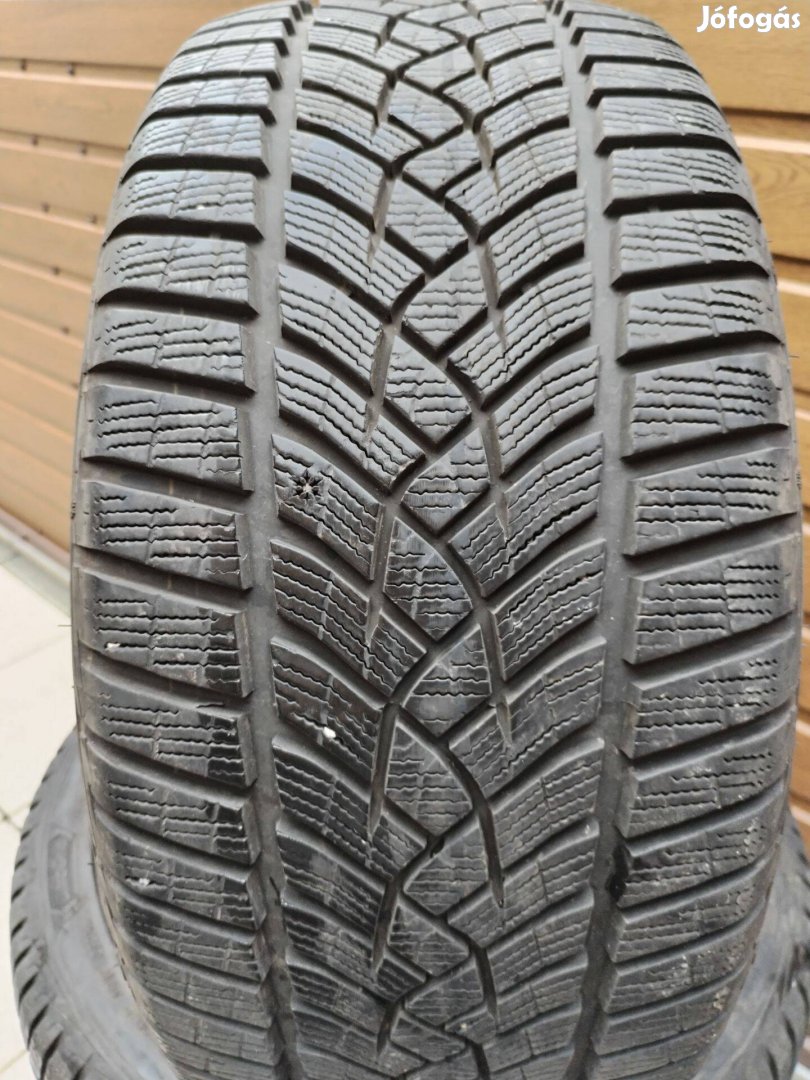 245 40 18 goodyear 245/40 R 18 téli gumi garnitura újszerű