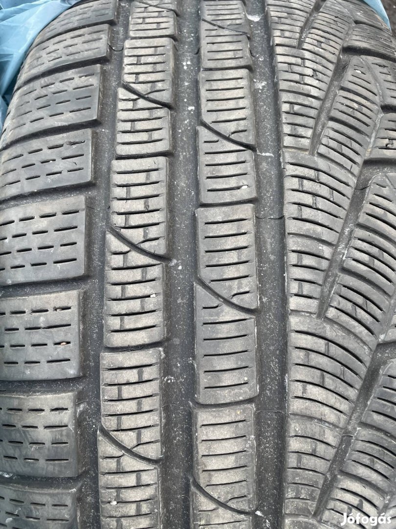 245 40 275 35 20 Pirelli Rsc Téli Dot18