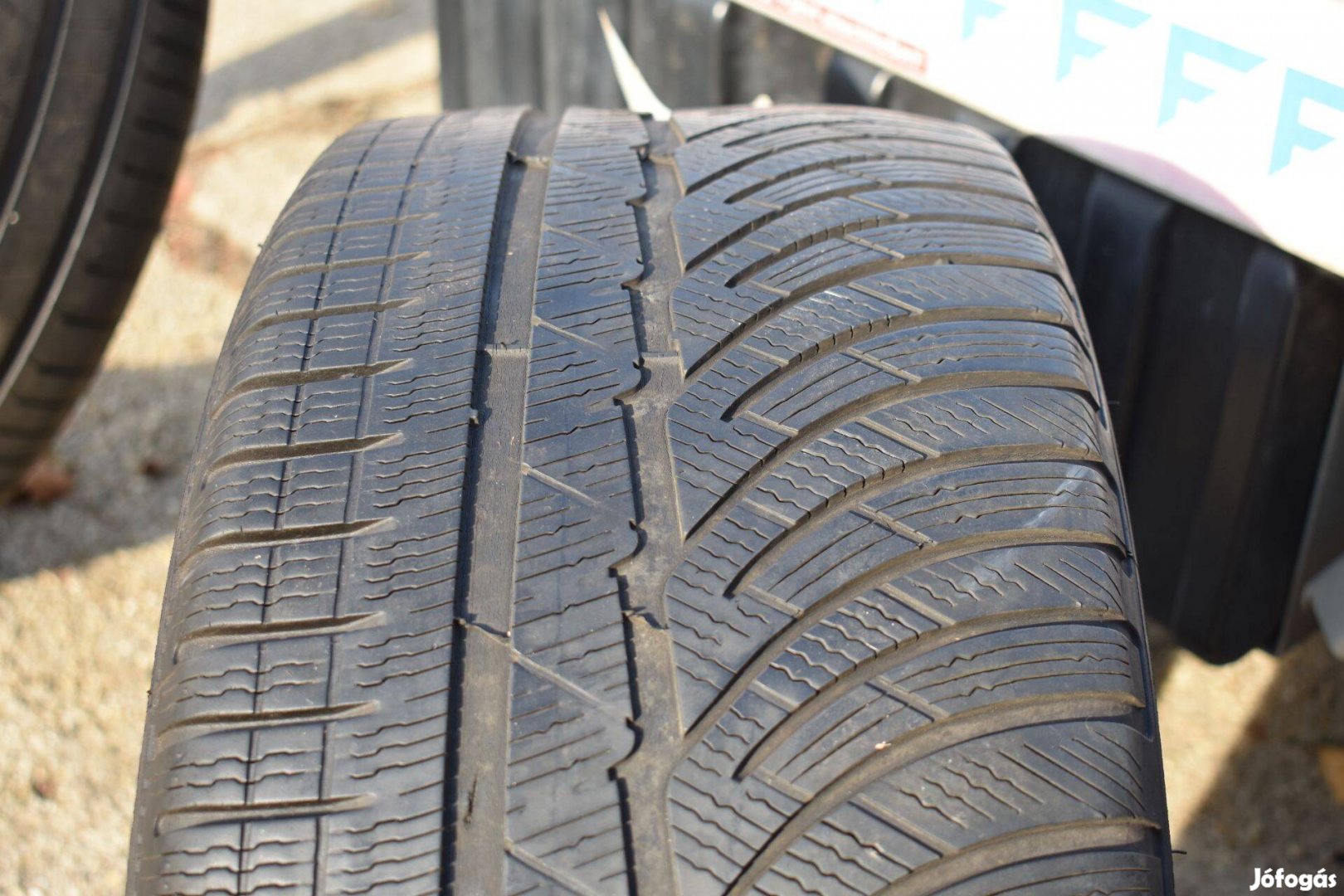 245/40 R18 Michelin Pilot Alpin téli 4mm