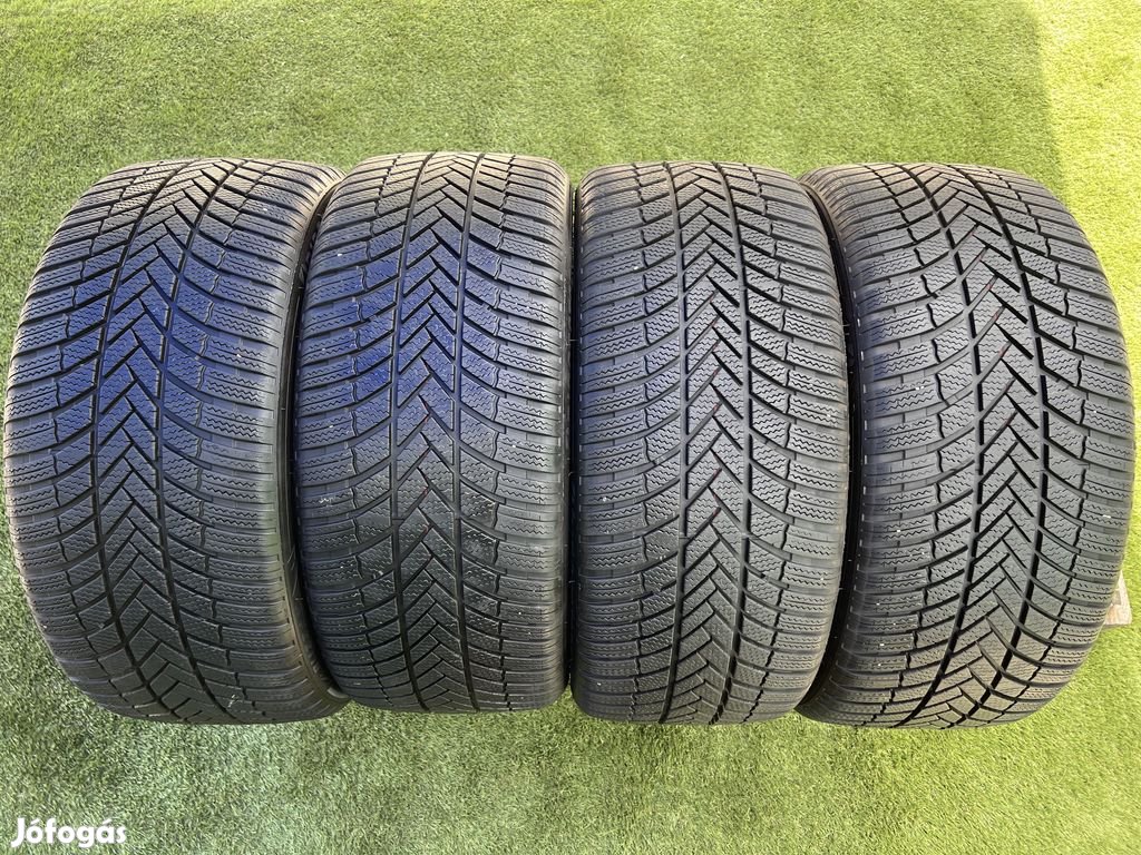 245/40 R19 Bridgestone Blizzak LM005 téli gumi 6,5mm