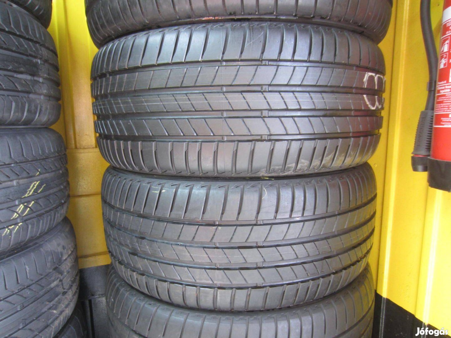 245/40 R19 Bridgestone T005 94W