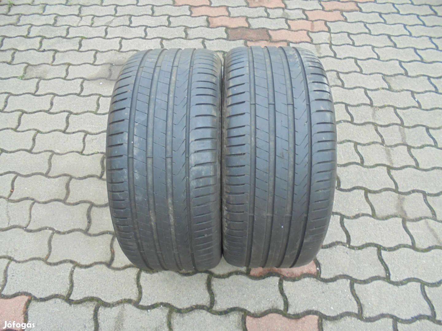 245/40 R 18-as Pirelli 2db nyári gumi eladó