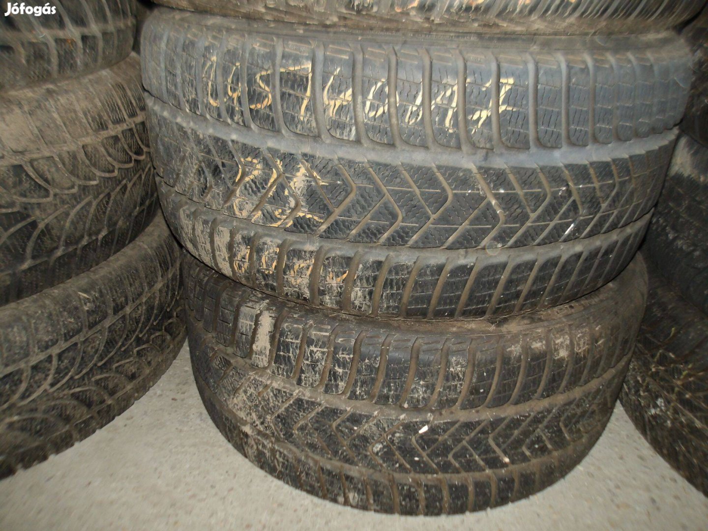 245/40r17 Pirelli téli gumik ajándék szereléssel