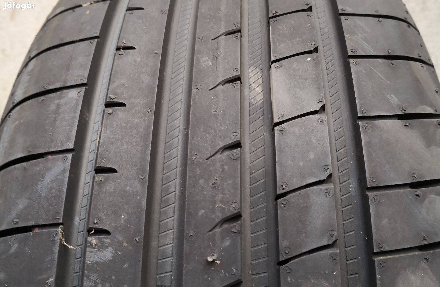 245/45R18 Goodyear nyári gumi 1db