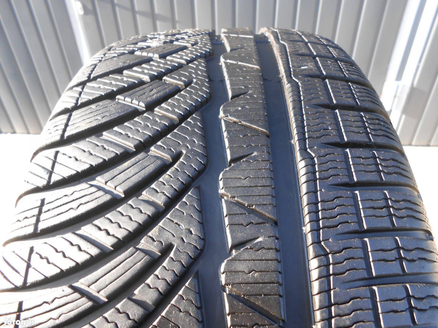 245/45R18 Michelin Téligumi