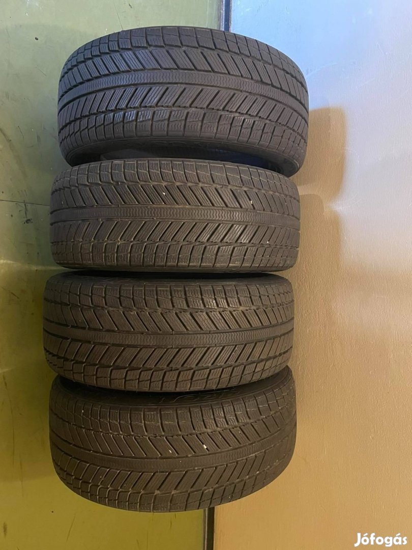 245/45R18 téligumi 4db Syron Everest 1+