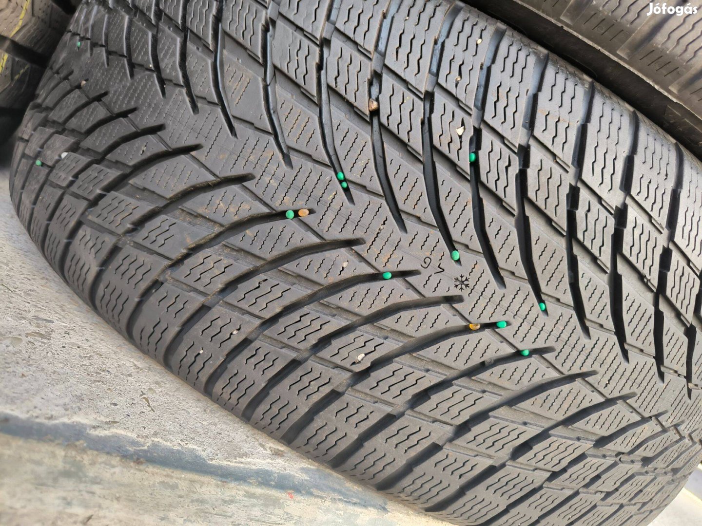 245/45R19 100e/4db Nokian téligumik 245/45 R19 téli