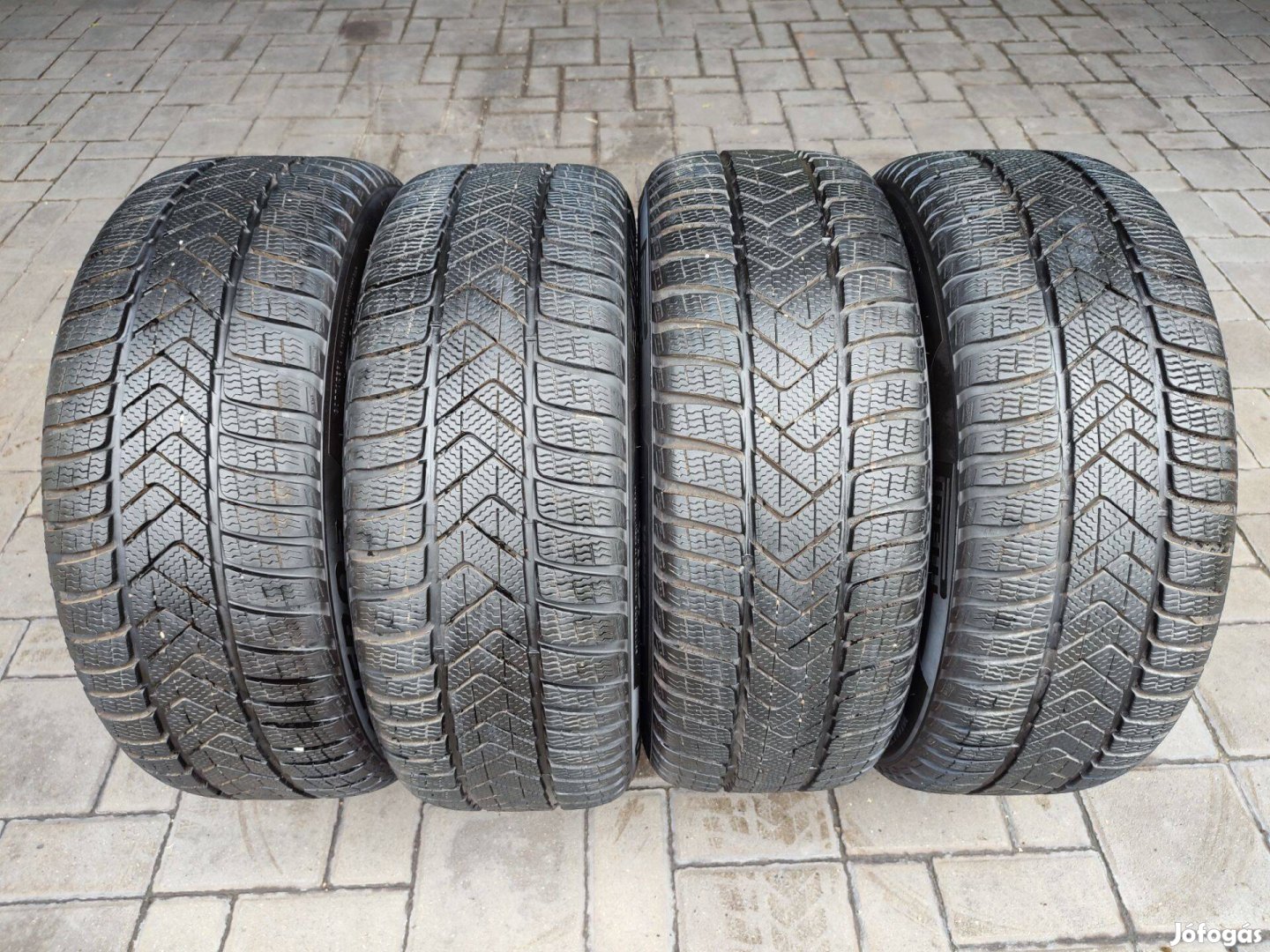 245/45-18 Pirelli téligumi garnitúra!