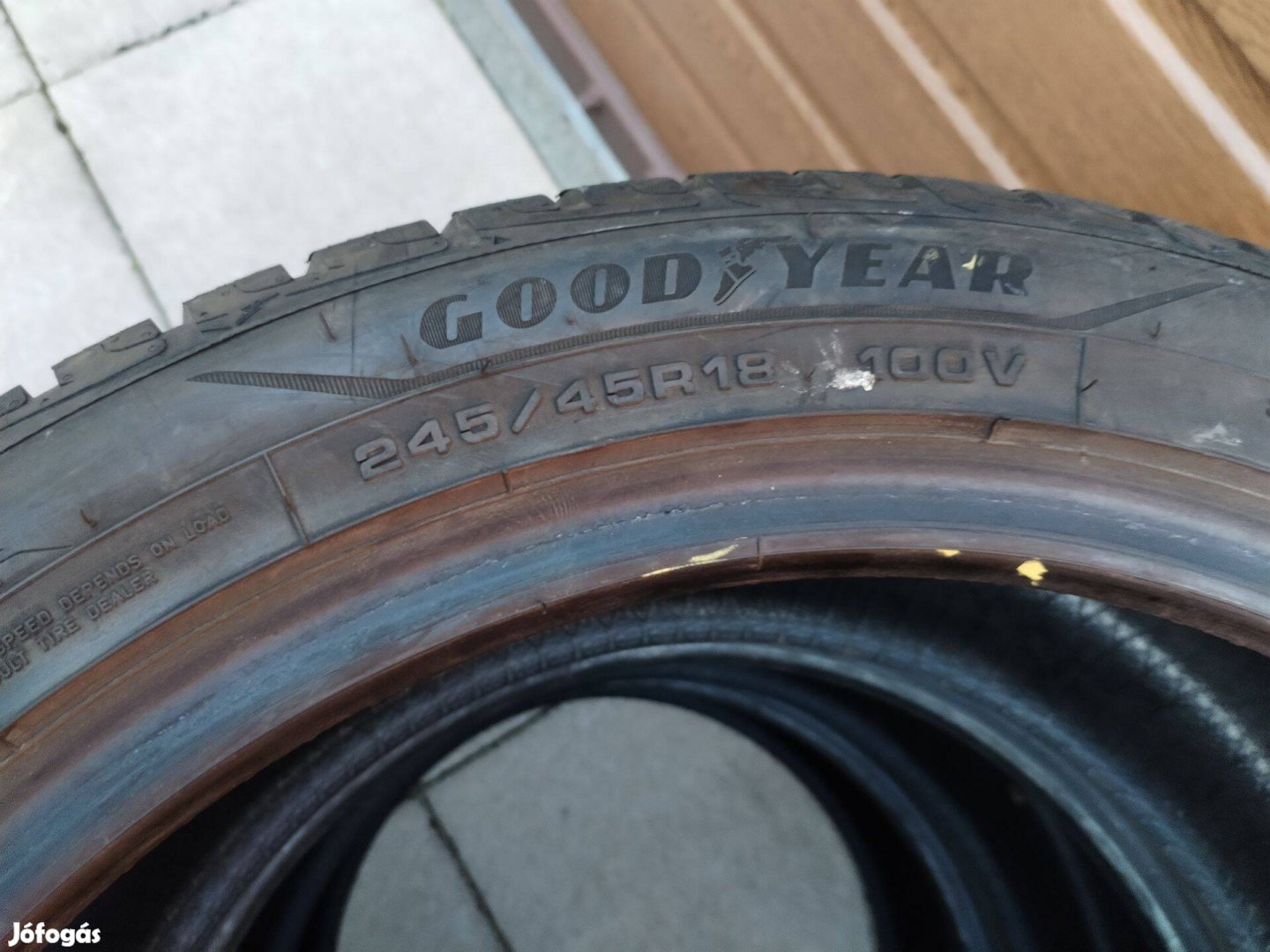 245 45 18 goodyear 245/45 R 18 téli gumi garnitura újszerű