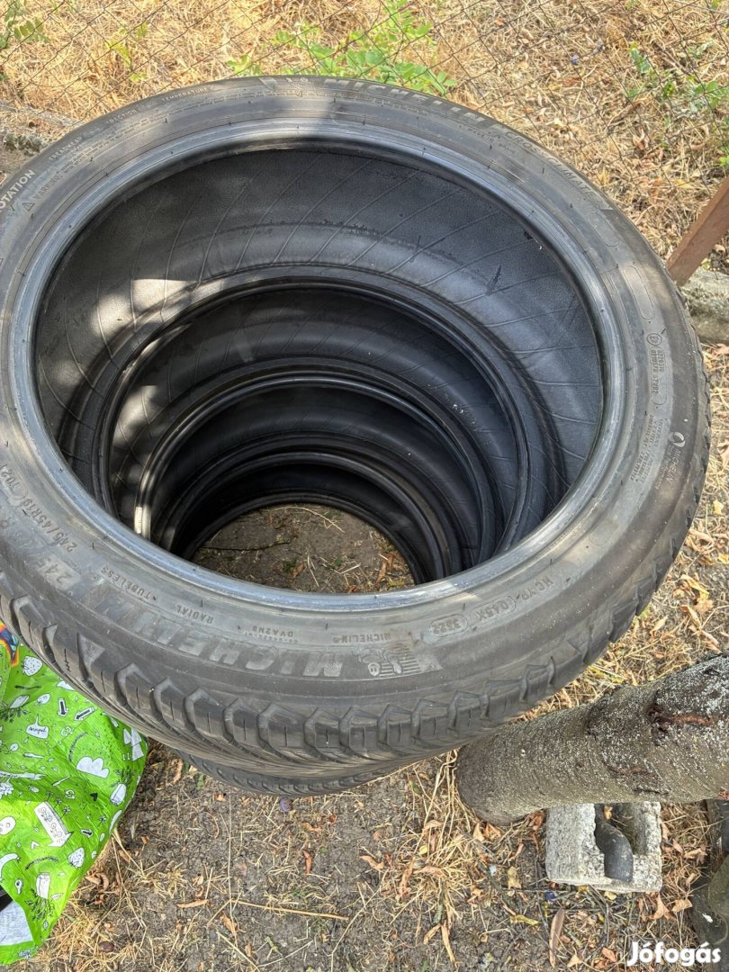 245/45 19 colos Michelin autógumi 