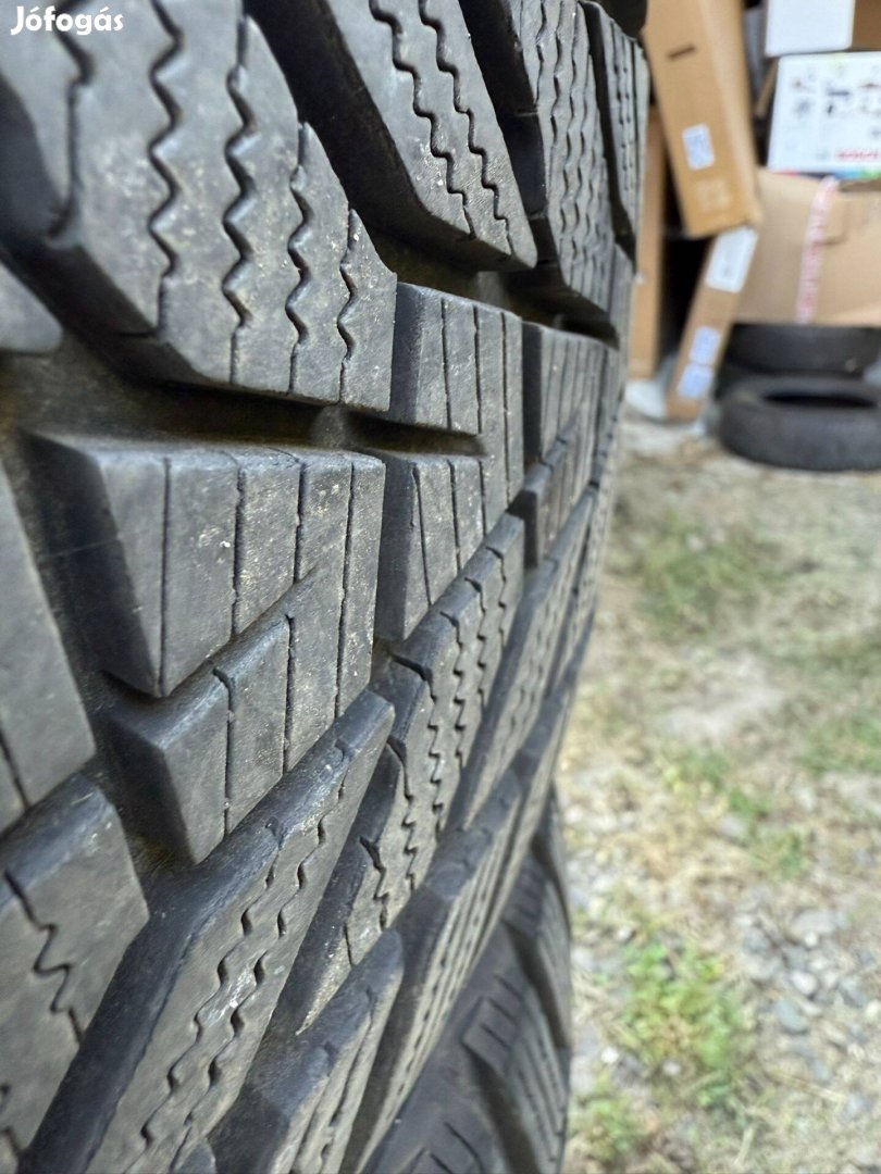245/45 245 45 R19 Hankook téli gumi szinte új - ingyenes szállítással