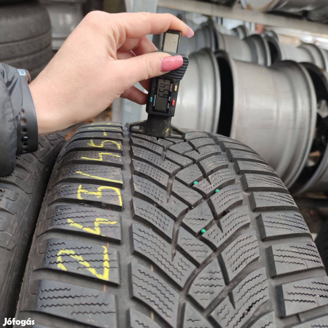 245/45 R17 Goodyear téli gumi 95000ft a 4db/31/