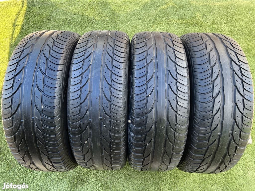 245/45 R17 Uniroyal RainExpert nyári gumi 5mm