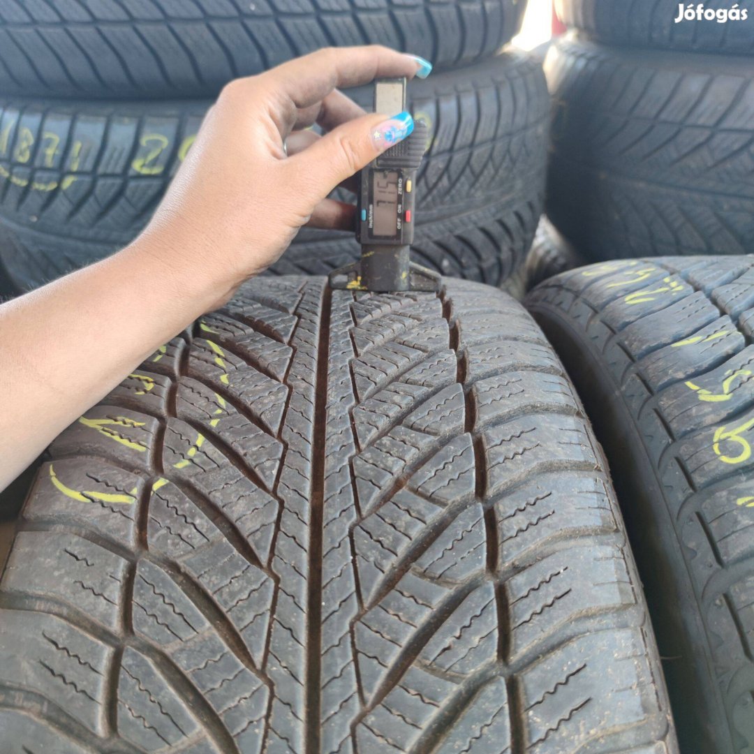 245/45 R18 Goodyear téli gumi 85000ft a 4db/195/